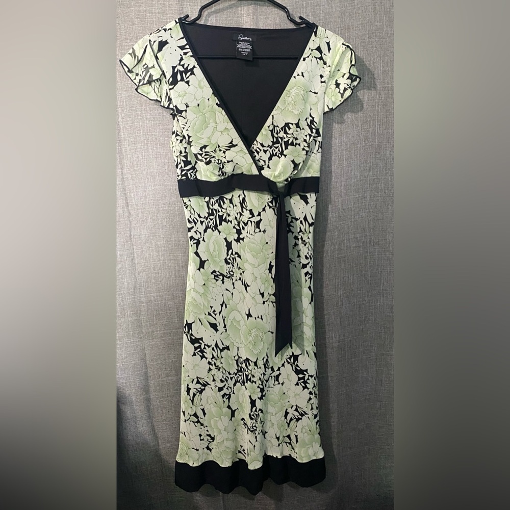 Y2K Speechless Size 7 Green Floral Dress V Neck Tied Waist Ruffle Sleeve